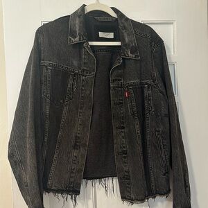 VINTAGE Levi’s Jacket!